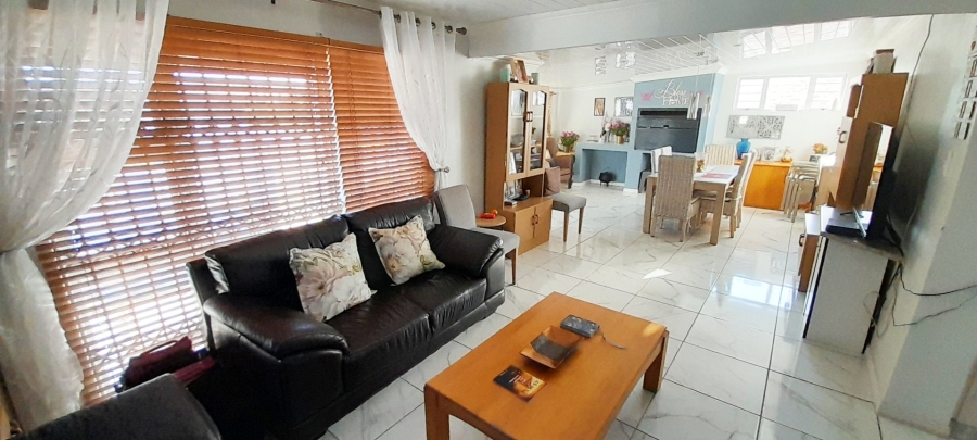 2 Bedroom Property for Sale in Cloetesville Western Cape